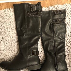 Black Boots. Size 8